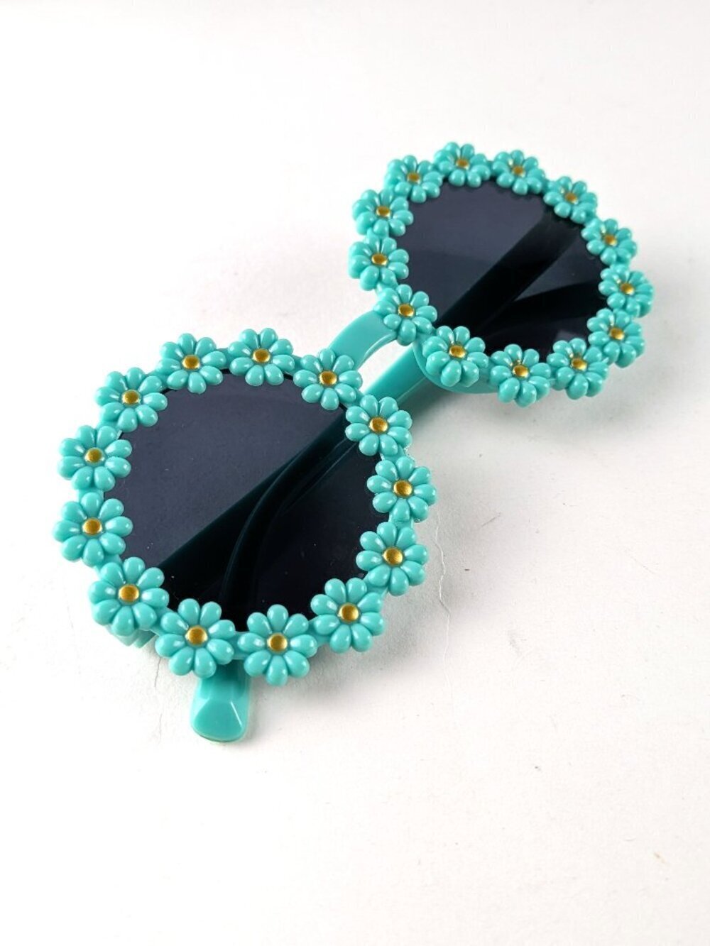 Daisy Flower Rim Teal Round Sunglasses
